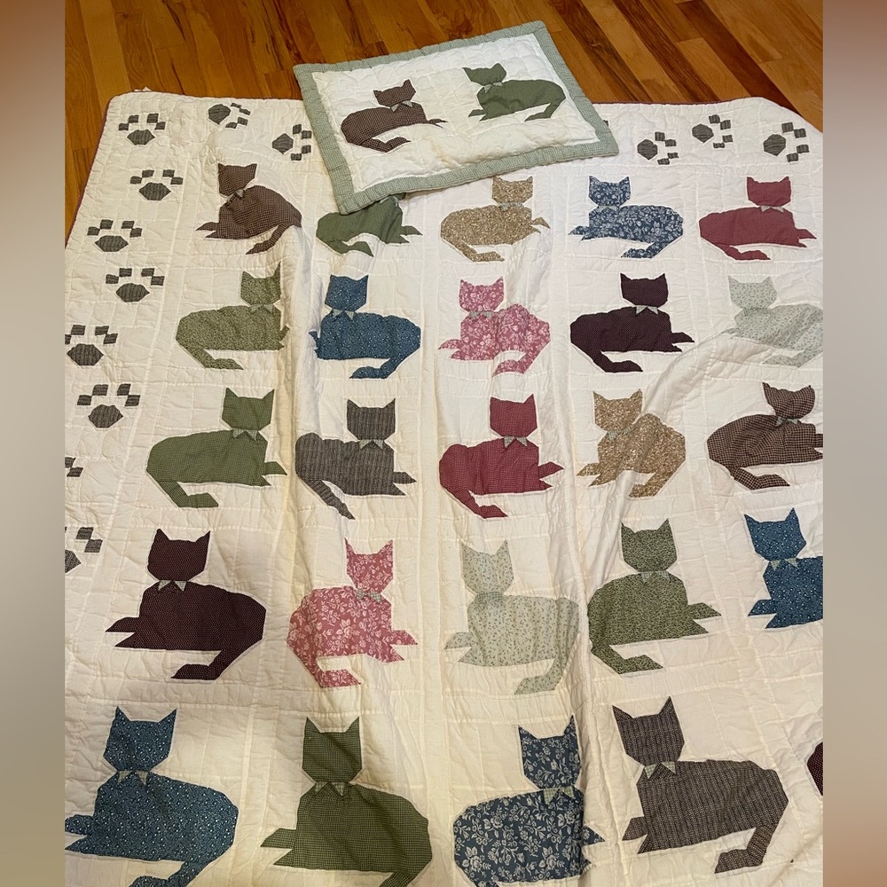 Colorful Cat Patterned Quilt with pillow sham, Twin size